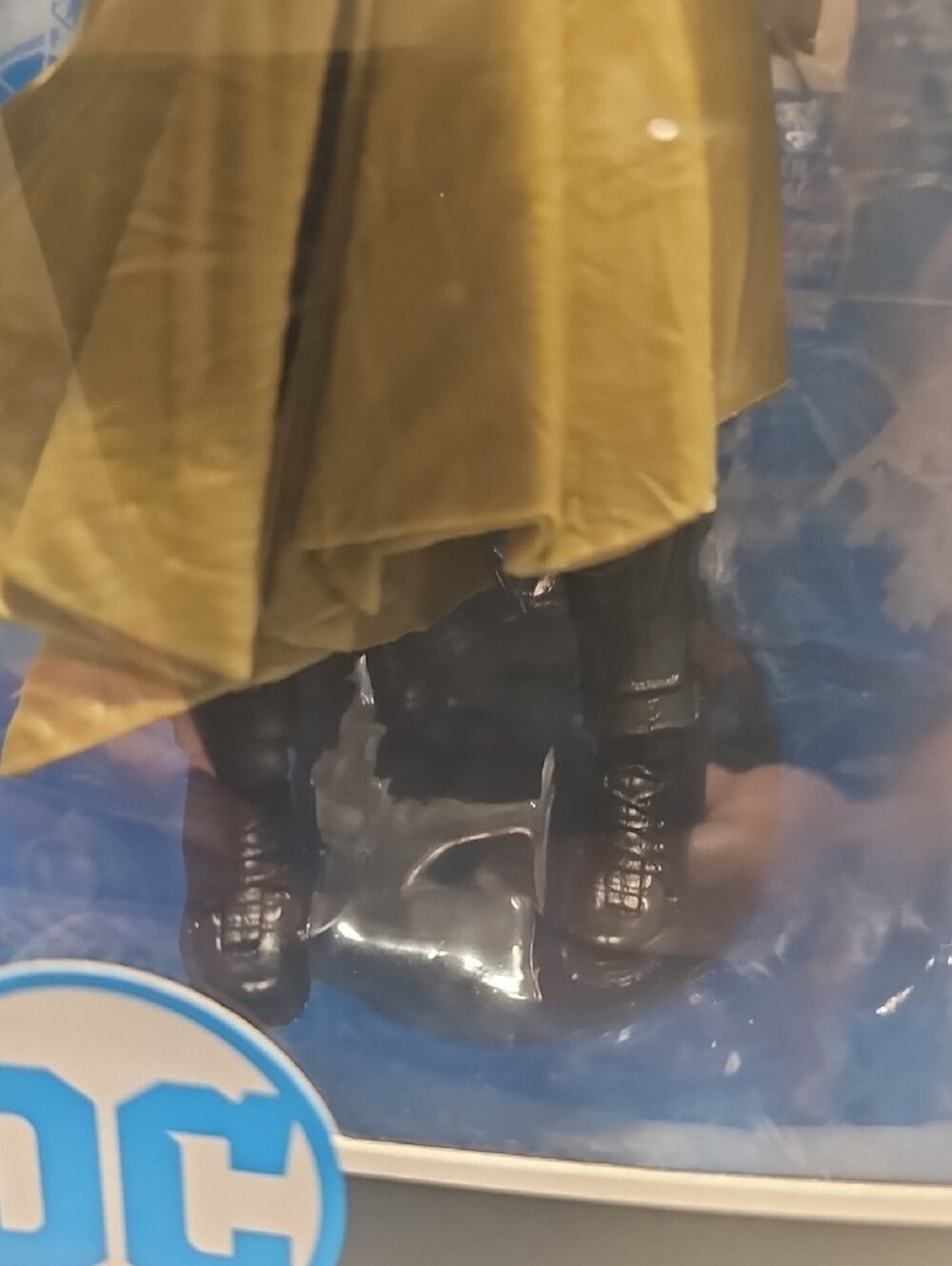 Hush Action Figure - Picture 12 of 15